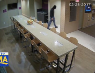 Νεμπράσκα: Της έστησε καρτέρι ο επίδοξος βιαστής της μέσα στο ξενοδοχείο - Βίντεο που σοκάρει